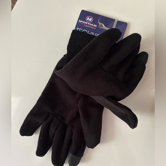 Medium SF Giants gloves with touchscreen compatible. - Picture 2 of 4